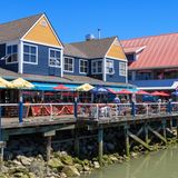 Richmond, Kanada  In Richmond, einem Stadtteil von Vancouver, lebt Nordamerikas größter Anteil an Bewohnern mit ostasiatischen Wurzeln. Dementsprechend gibt es hier auch den größten asiatischen Nachtmarkt des Kontinents. Hier trifft asiatische Tradition auf regionale kanadische Produkte - ein einzigartiger kulinarischer Mix.