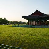 Gyeongju, Südkorea  Die Stadt wird auch als "Museum ohne Mauern" bezeichnet und ist vor allem bei koreanischen Touristen sehr beliebt. Wer hier isst, reist durch die Zeit. Viele historische Gebäude sind noch aus dem Silla-Reich erhalten, das bis 935 bestand. Die Rezepte wurden über Jahrhunderte überliefert, Köche wurden in alten Techniken unterrichtet. Hier kriegt man Essen wie in einem koreanischen Tempel serviert - zubereitet und serviert von buddhistischen Geistlichen.