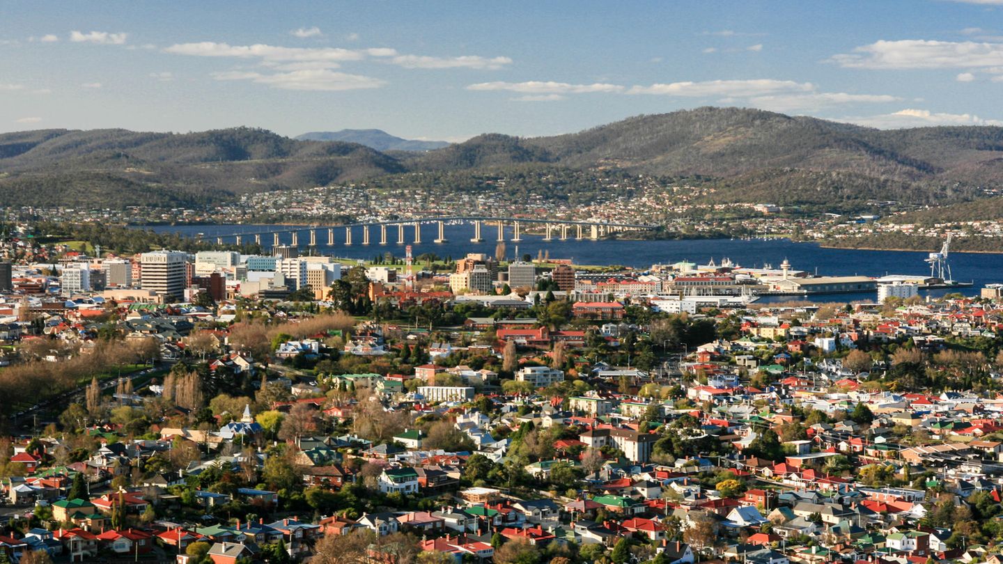 Hobart, Australien  Lange Zeit war die verschlafene Hauptstadt Tasmaniens vor allem für Fish-and-Chips-Imbissbuden bekannt. Das hat sich in den letzten Jahren geändert - und neue Restaurants säumen die Promenade, die die Speisekarten mit lokalen Zutaten aufpeppen.