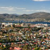 Hobart, Australien  Lange Zeit war die verschlafene Hauptstadt Tasmaniens vor allem für Fish-and-Chips-Imbissbuden bekannt. Das hat sich in den letzten Jahren geändert - und neue Restaurants säumen die Promenade, die die Speisekarten mit lokalen Zutaten aufpeppen.