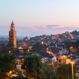 Cork, Irland  Früher galt Cork als verschlafene Ortschaft, in den letzten 18 Monaten aber haben drei Restaurants einen Michelin-Stern erhalten. Die Food-Szene pulsiert. Der englische Markt, das Herz der Stadt, ist in einen kulinarischen Hotspot gewachsen: Hier gibt's ayuverdische Küche, Pizza aus Sauerteig, japanische Kost, Levante-Cafés ...