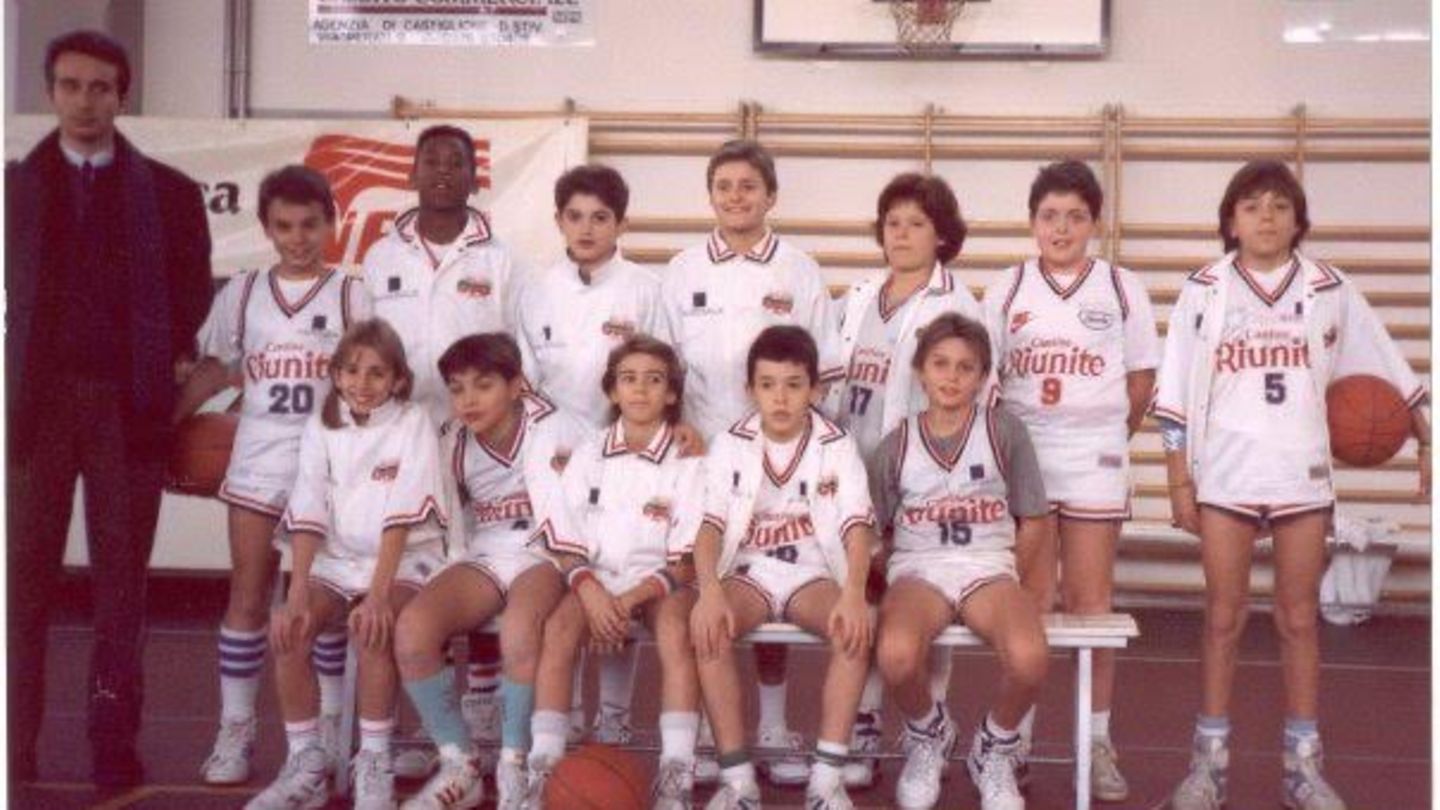 Kobe Bryant mit seinem Jugendteam in Reggio Emilia