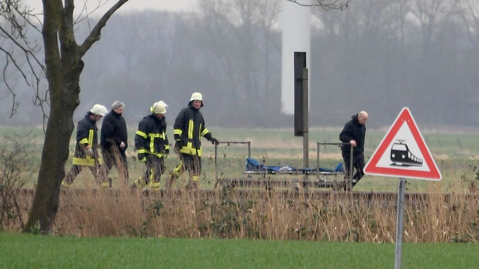 Polizei am Unfallort in Wilster Deutschland Nachrichten Schäfer