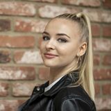 Miss Mecklenburg-Vorpommern Diana Herdt, 20 Jahre. Die Studentin des Wirtschaftsrechts kommt gebürtig aus Kasachstan. "Ich stehe für Ehrlichkeit, Offenheit, Lebensfreude und für Selbstliebe", sagt sie über sich.  Als Trainerin beim Tanzen und Trampolin habe sie viel mit Kindern und Jugendlichen gearbeitet. Ihr sei dabei aufgefallen, "wie unsicher und unzufrieden sie mit sich selbst sind". Das will sie ändern. 