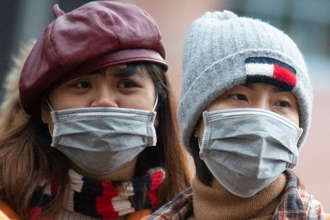 Coronavirus in Deutschland: Asiatische Touristen mit Mundschutzmasken