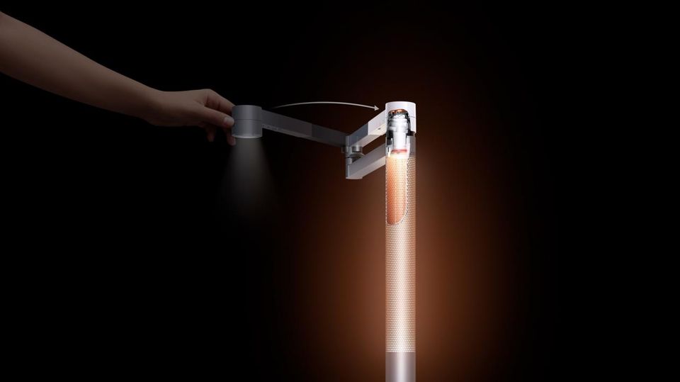 So arbeitet der moderne "Lampenschirm" - der Lichtkopf wird auf das Standrohr geschwenkt. Dann strahlt das Licht diffus aus dem Rohr ab.
