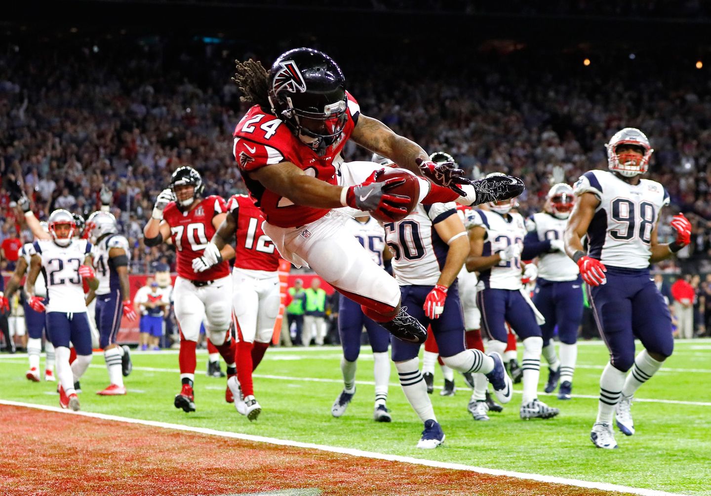 Touchdown von Devonta Freman gegen die New England Patriots