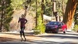 Der Toyota Camry, um den es in dem Super-Bowl-Spot der Japaner eigentlich geht, kommt nur am Rande vor