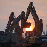 In den chinesischen Medien werden Bauarbeiter und Baggerfahrer als Helden gefeiert.