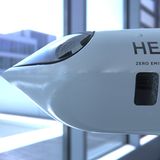 Der Entwurf nimmt Momente der Ära vor den Düsenjets auf.