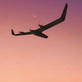 Im Vergleich zu Zeppelinen und Ekranoplanen fliegt die Her0 sehr schnell.