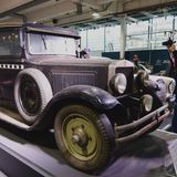 Adler Favorit 8/35 Bj.1829  mit 35 PS und 1943 ccm. Dieses Modell vom PS-Speicher Einbeck war als Taxi in Berlin zugelassen. Zwischen 1929 und 1933 wurden etwa 1400 Stück hergestellt.