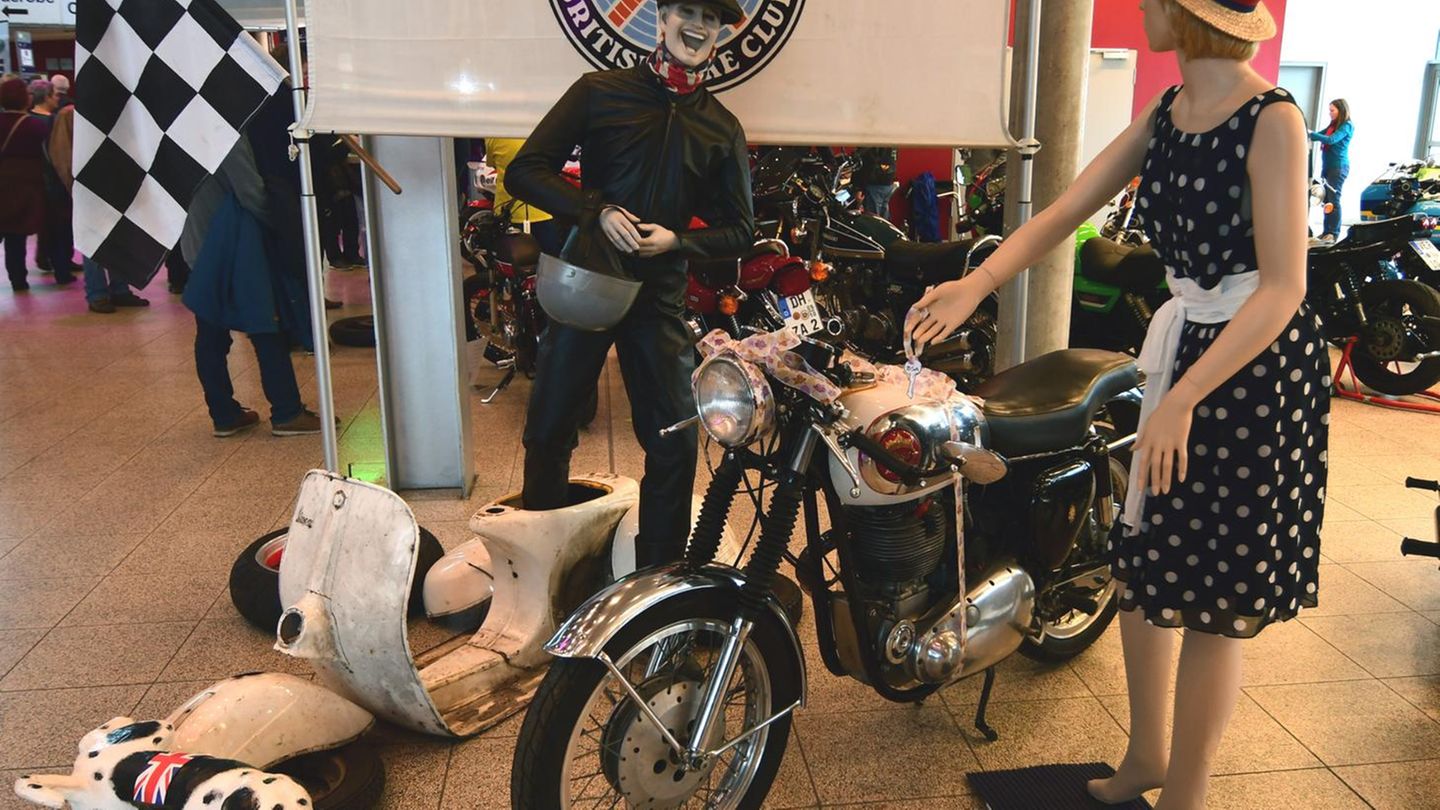 Der British Bike Club zeigt eine BSA DBD 34  - 500 ccm , 42 PS. Es handelt sich um ein Viertakt-Einzylindermotorrad, das von BSA in Birmingham bis 1963 gebaut wurde.