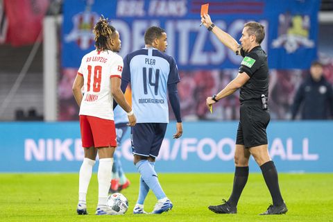 Einmal Meckern = Gelb, zweimal Meckern = Gelb-Rot, eigentlich ganz normal