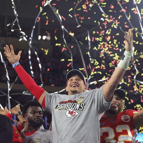 Verdienter Jubel: Starquaterback Patrick Mahomes von den Kansas City Chiefs nach dem Sieg im Superbowl