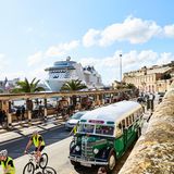 Die MSC Grandiosa im Hafen von Valletta