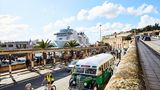 Die MSC Grandiosa im Hafen von Valletta