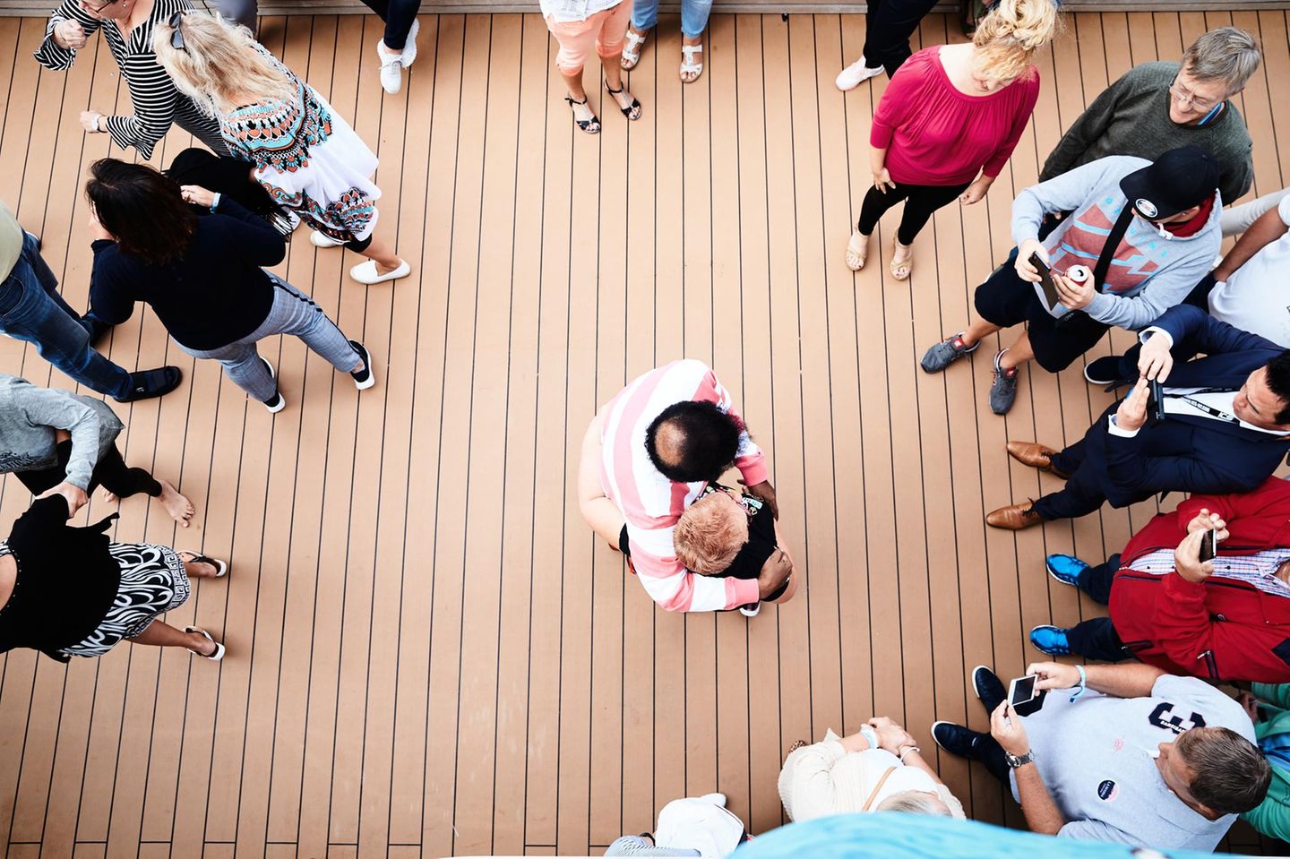 Roberto Blanco mit seinen Fans auf dem Schlagerliner.