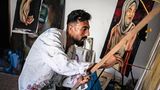 Ali, der Maler, zu Hause in seinem Atelier