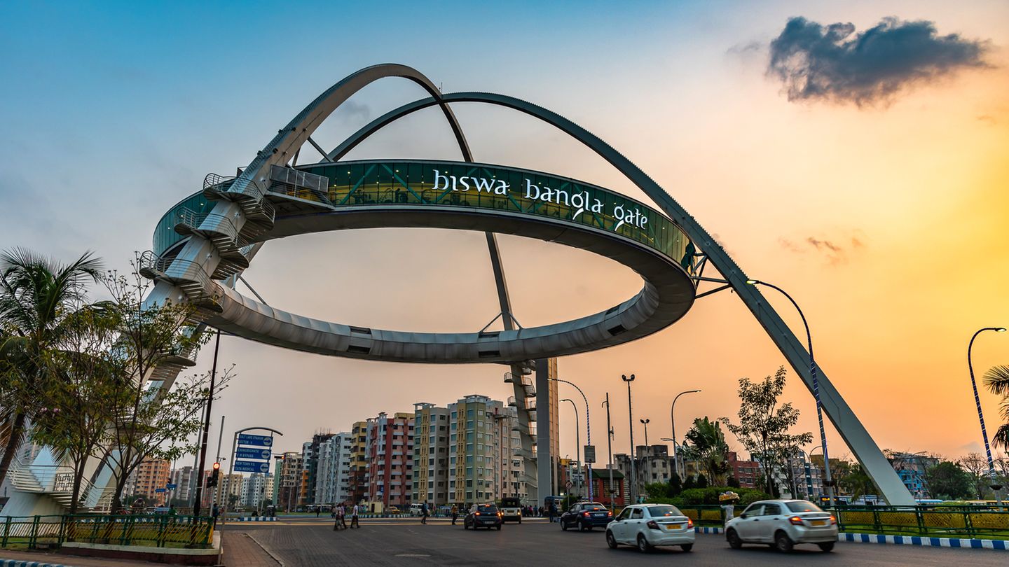Biswa Bangla Gate, Kolkata