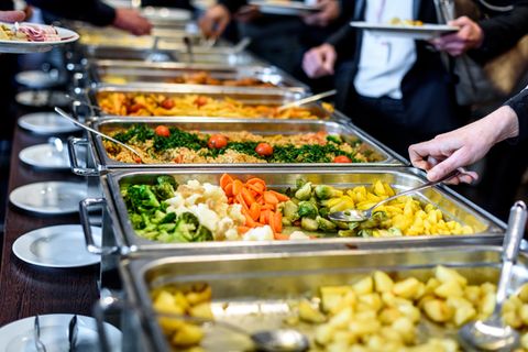 Essen in einer Kantine