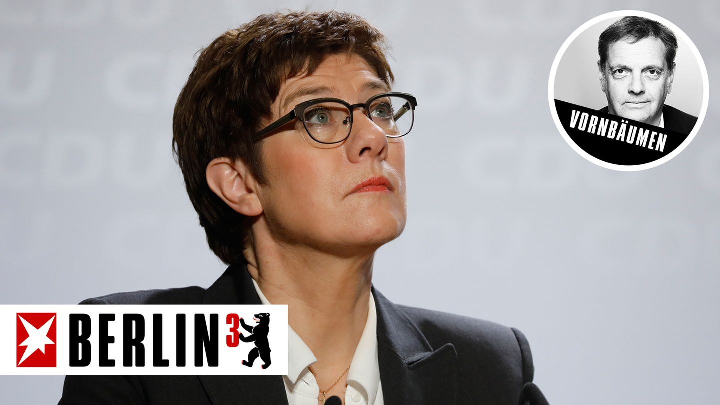 Berlin hoch 3 mit Vornbäumen und AKK