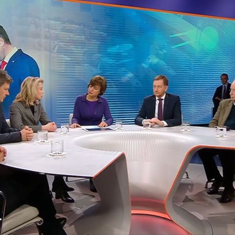 Über Rechtsaußen an die Macht - Tabubruch in Thüringen"