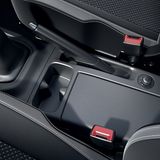 In der Mittelkonsole findet sich eine gekühlte Ablage