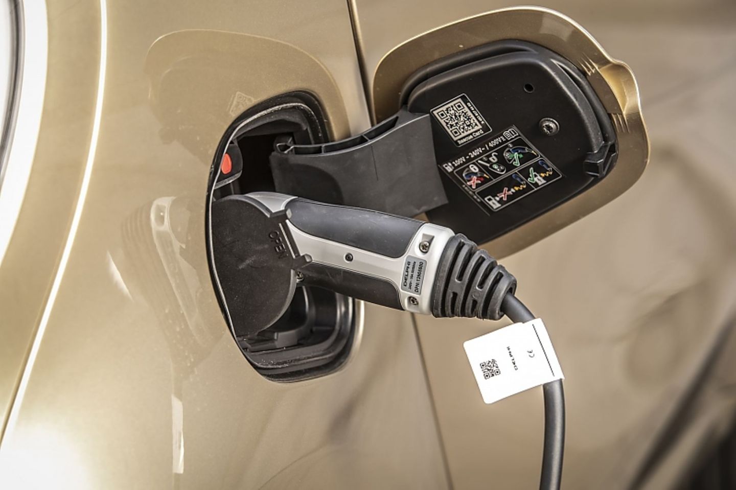 Mit einem 22 kW-Schnellladegerät die Batterien in 40 Minuten zu 80 Prozent gefüllt