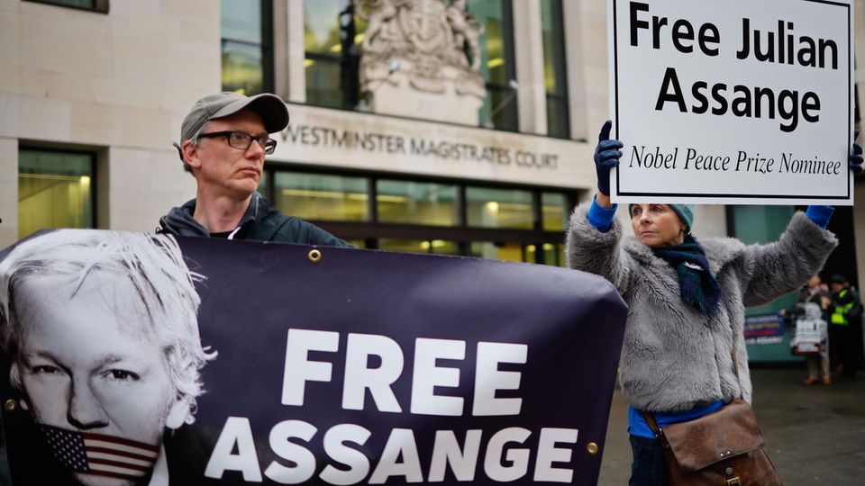 Unterstützer von Julian Assange fordern Freilassung