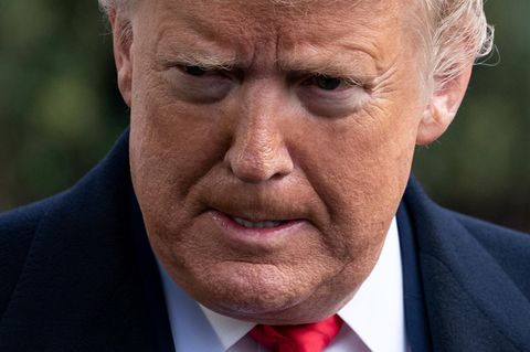 Nach seinem Freispruch im Amtsenthebungsverfahren schlägt Donald Trump zurück und entlässt Schlüsselzeugen 