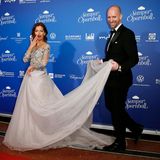 Xenia Prinzessin von Sachsen kam ebenfalls in einem Weißen Kleid und ließ sich auf dem roten Teppich in Szene setzen. 