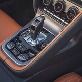 Die Mittelkonsole im Jaguar F-Type