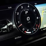 Digitales Kombiinstrument im Jaguar F-Type