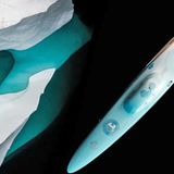 Die abgerundeten Kurven der Superyacht von Sinot schmiegen sich dem Ozean an.