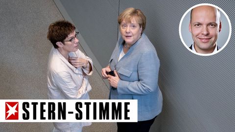 Annegret Kramp-Karrenbauer (l.), CDU-Parteivorsitzende, und Bundeskanzlerin Angela Merkel (CDU)
