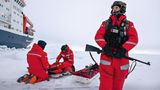 Olaf Stenzel (r.) ist Polizist und Teil des Security-Teams