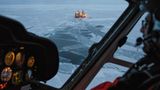Blick vom Helikopter auf den russischen Eisbrecher
