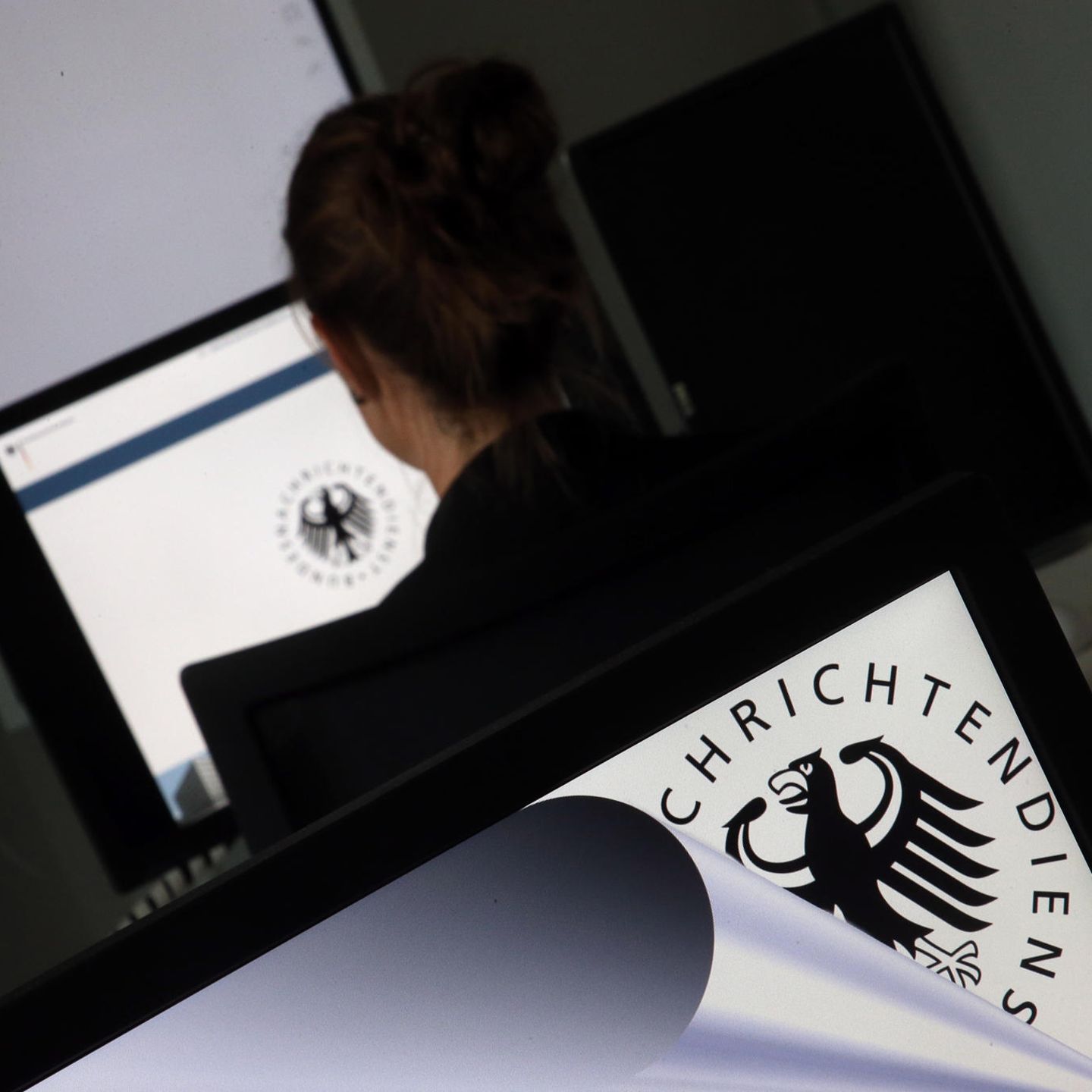 Cyrpto AG: Schweizer Firma im BND-CIA-Besitz verkaufte abhörsichere Technik  | STERN.de