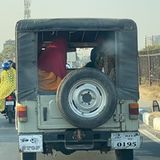 Eine Vollbesetzung ist bei den Taxen die Regel, manchmal wird auch das Dach genutzt