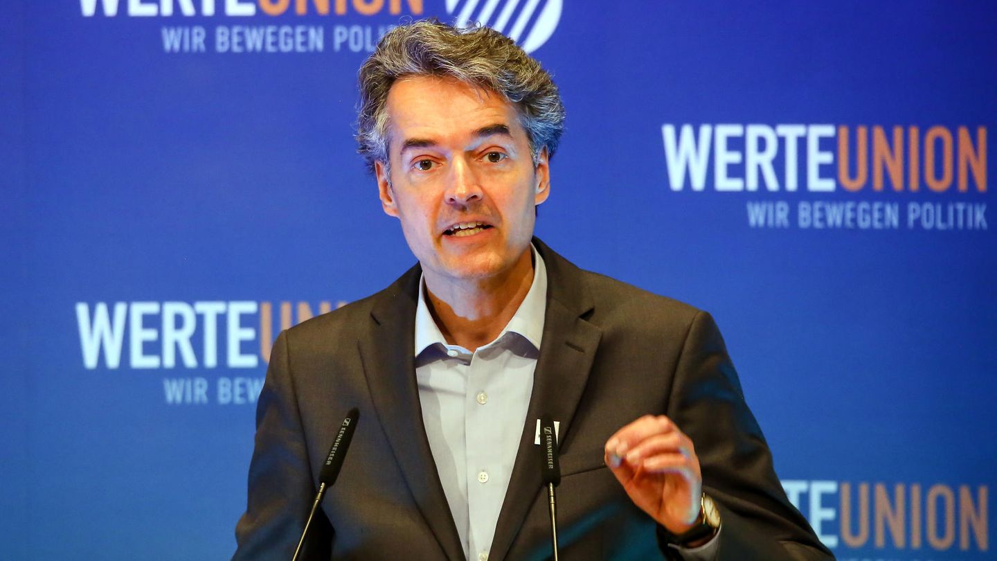 Werteunion-Vorsitzender Alexander Mitsch am Rednerpult