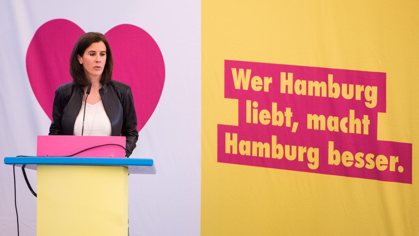 Hamburg: Katja Suding, Landesvorsitzende der Freien Demokraten (FDP), spricht während eines Landesparteitags