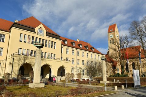 Bayern, München: Haupteingang des Klinikums Schwabing