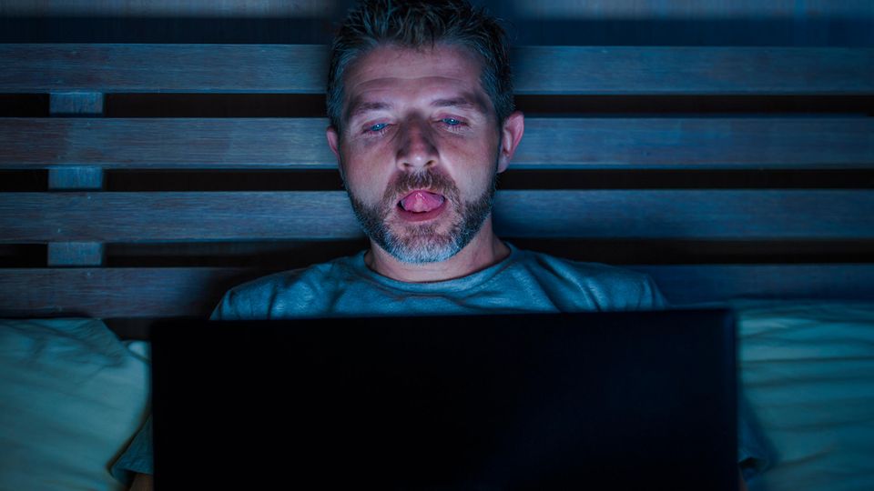 Die Millenials könnten zum Retter der ins Straucheln geratenen Pornoindustrie werden.