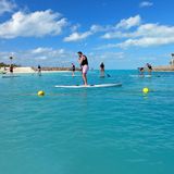 Sehr beliebt ist auch Stand up Paddling auf dem ruhigen Wasser in der Lagune