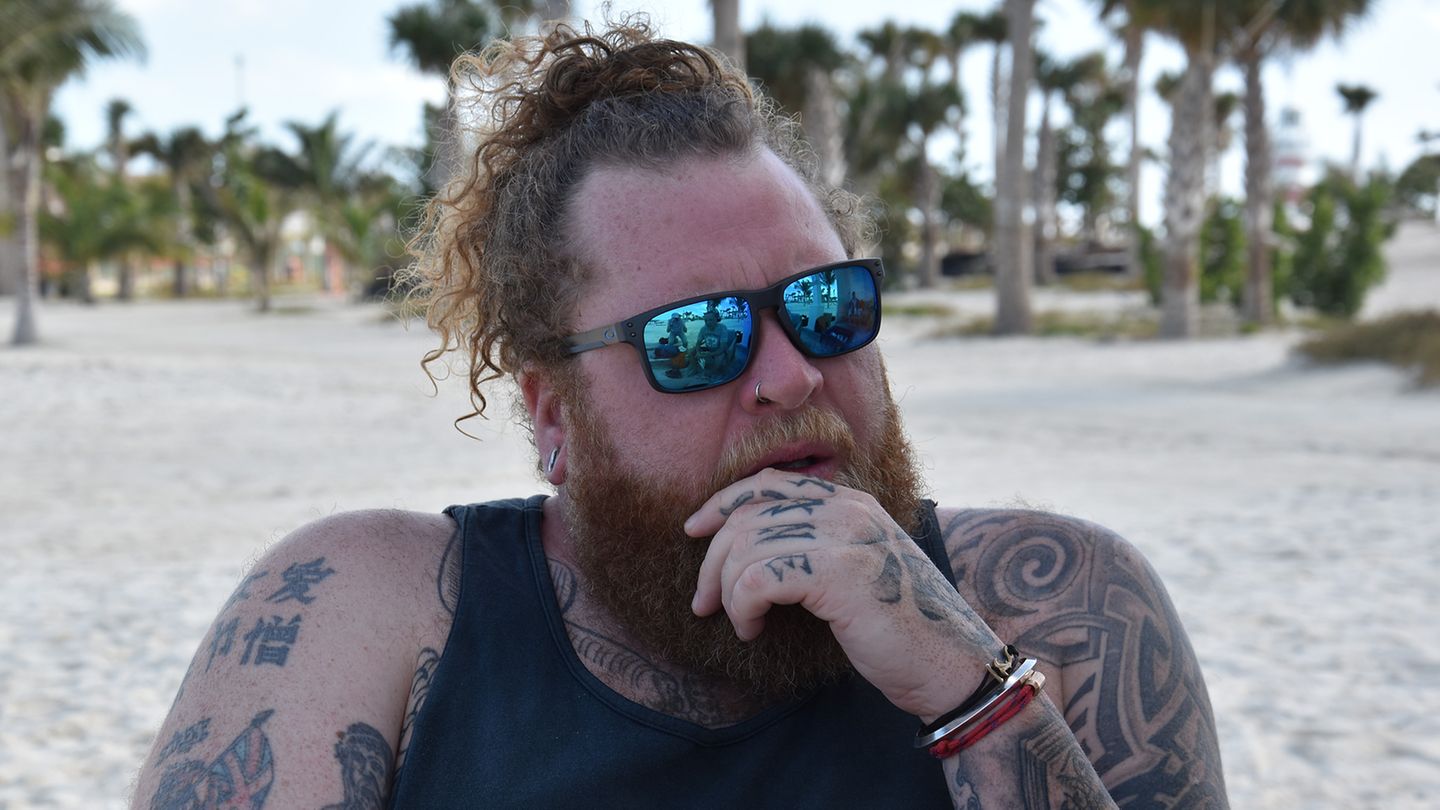 Der Biologe Owen R. O'Shea vom Centre for Ocean Research and Education (CORE) gehört zum Beraterteam, die das Umweltgutachten für die Bestandsaufnahme der Unterwasserwelt um Ocean Cay erstellte