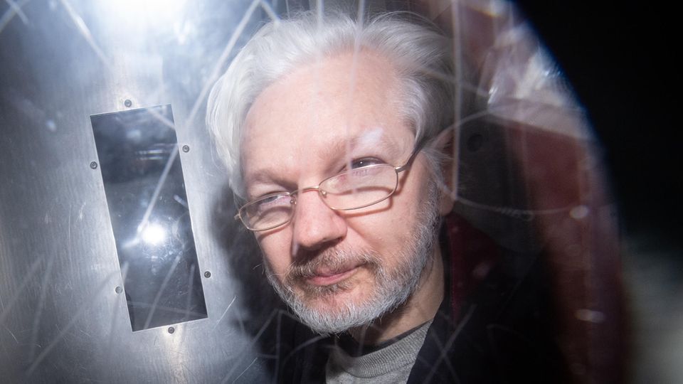 Seit fast acht Jahren kann sich Wikileaks-Gründer Julian Assange nicht mehr frei bewegen