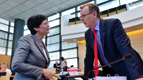 Thüringens damalige Ministerpräsidentin Christine Lieberknecht (l.) und der damalige Linken-Fraktionschef Bodo Ramelow