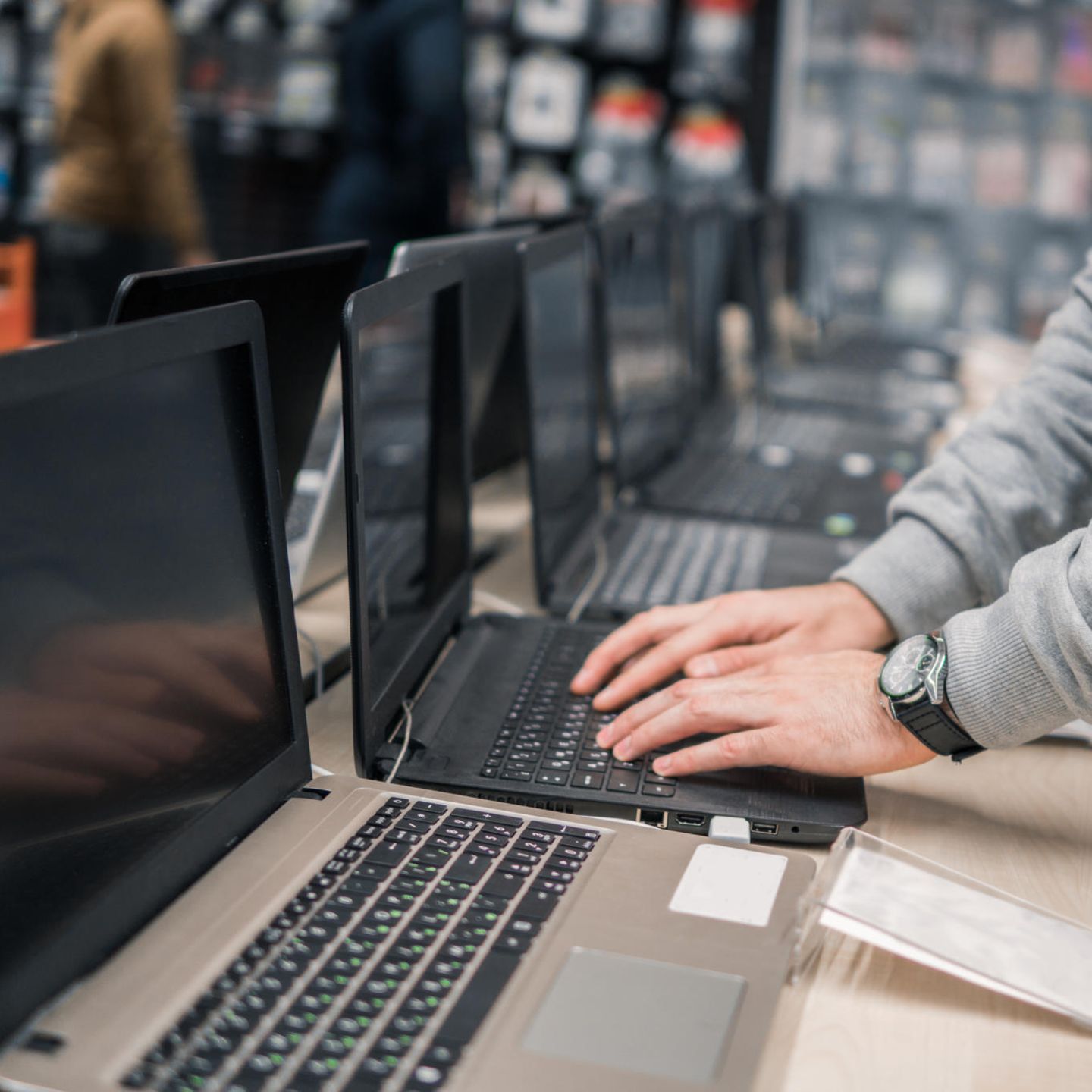Günstige Notebooks: Laptop unter 500 Euro: Fünf preisgünstige Modelle im Vergleich