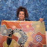 Merry Apma mit Bild einer schwarzen Schlange